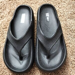 32°Cool flip flops - brand new